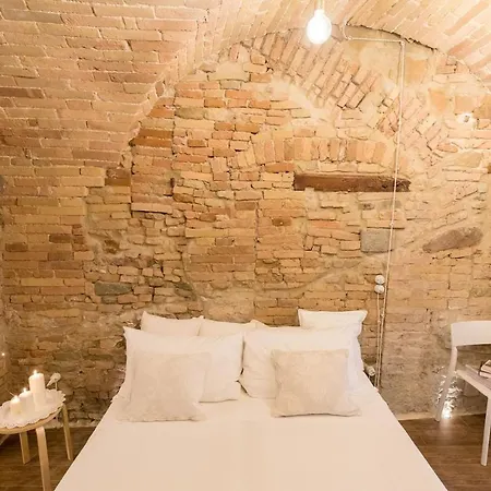 Il Vicolo Di Porta Pesa * بيرودجا